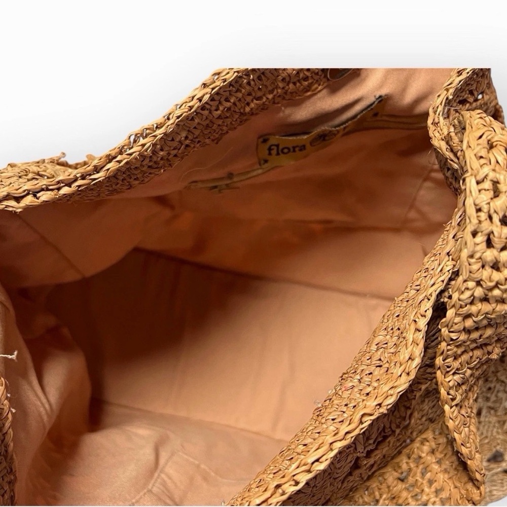 🌺Beautiful Floa Bella Handcrafted woven Tan Shoulder Bag🌺 - Picture 10 of 11